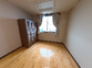 木の床が美しい部屋
