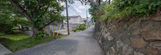 緑に囲まれた穏やかな歩道