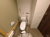 明るい介護施設のトイレ