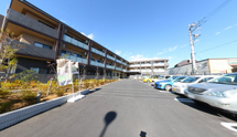 介護施設の外観と周辺環境