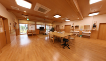 ケア施設内のホール風景
