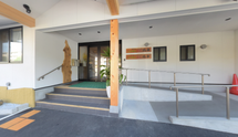 介護施設の入口付近