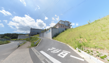 明るい通路と豊かな環境