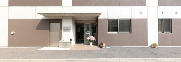 清潔で広々とした介護施設