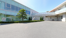 清潔感のある介護施設の外観
