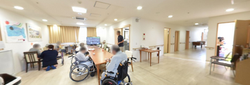 明るい介護施設の居住空間