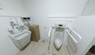 手すり付き介護施設トイレの内観
