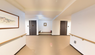清潔な施設の通路