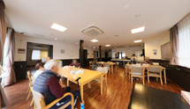 仕事場となる施設の食堂の風景