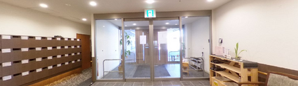介護施設の広々とした受付エリア