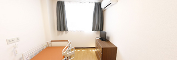 ゆったりとした介護施設の部屋