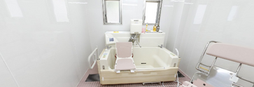 介護施設のバリアフリー浴室