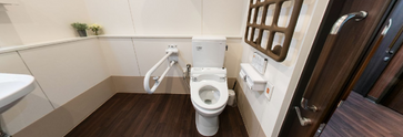 介護施設のモダンなトイレ空間