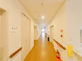 介護施設内のキレイな通路