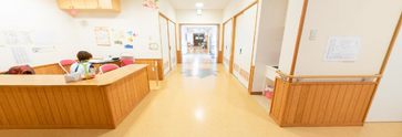 ケア施設の職員用通路