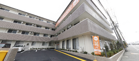 介護施設の入り口と周辺