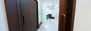 手すり付きで安心のトイレ空間