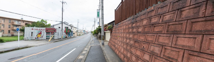 住宅街に位置する介護施設外観