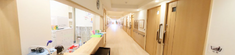 介護施設内の廊下と休憩エリア