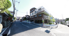 清潔感ある街並みと緑