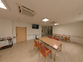 広々とした明るい休憩室