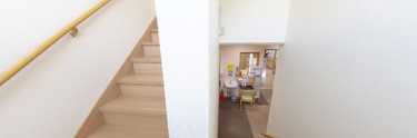 職員のための広々とした通路