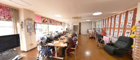 介護職員と入居者の交流