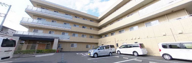 介護施設の入り口と建物