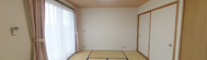 介護施設の広く明るい部屋
