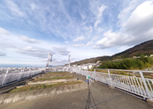 屋上の休憩スペースと景色