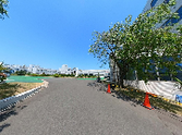 広々とした通路沿い