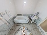 明るい浴室  