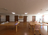 自然光が入る広間