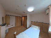 明るい個室の一角