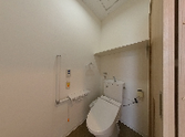 バリアフリーのトイレスペース