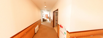 介護施設の職員通路