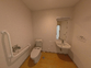 明るいトイレと洗面所