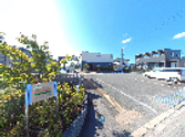 広々とした施設のエントランス