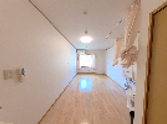 広々とした廊下の風景