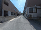 静かな住宅街の建物外観
