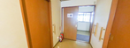 介護施設の廊下と部屋の扉