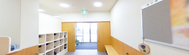 介護施設内の清潔な受付エリア