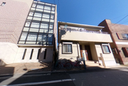 快適な介護施設の外観ビュー