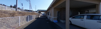 綺麗な介護施設のエントランス