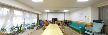 介護施設の共有スペースと設備