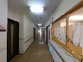 広い廊下と受付エリア