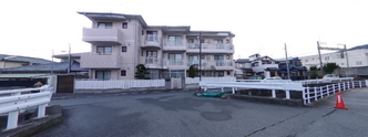 介護施設の外観と周辺環境