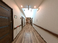 温かみある廊下