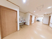 明るい廊下の風景