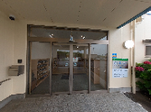 開放的なエントランス